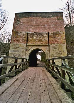 Torturm B mit Zugbrückennische