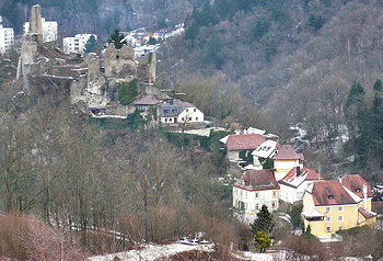 Burgruine Hals und der gleichnamige Ort