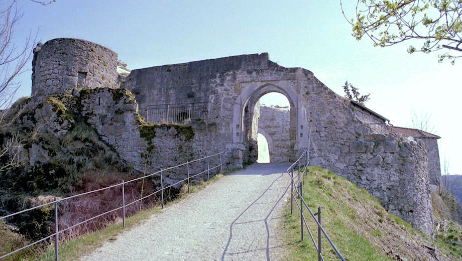 Zugangsseite der Burg