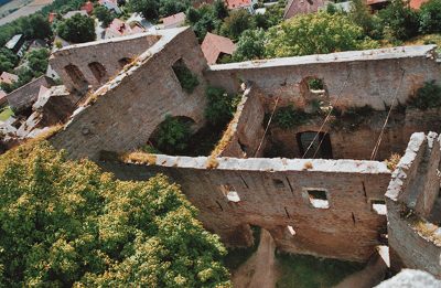 Blick vom Bergfried auf Palas und Zwischenbau