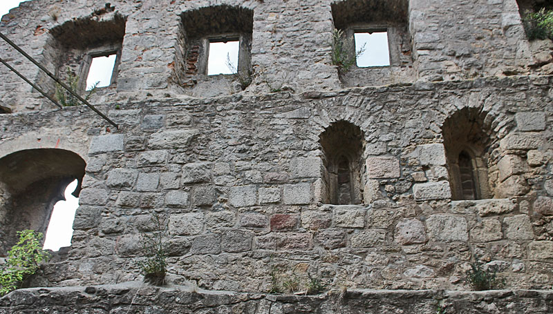 Palasmauer innen