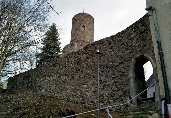 Ringmauer und Tor