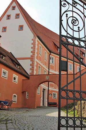 Innenhof des unteren Schlosses(zum Vergrößern anklicken!)