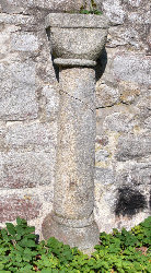 romanische S&auml;ule aus der Kapelle