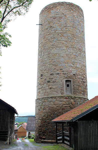 Bergfried Rückseite
