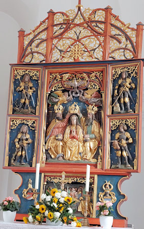 Kapellenaltar mit Ritterheiligen