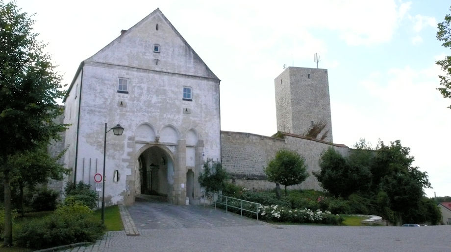 Tor und Bergfried